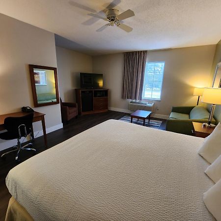 Baymont By Wyndham Mackinaw City Exterior photo