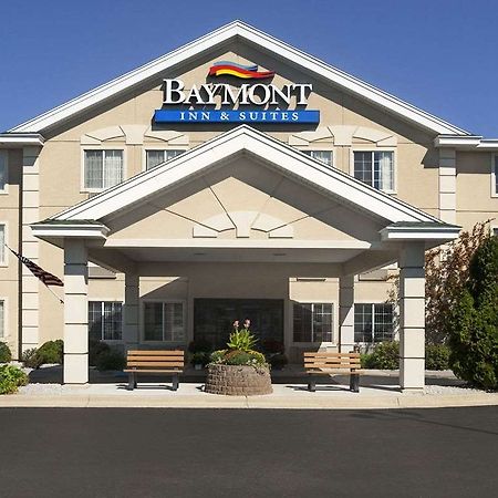 Baymont By Wyndham Mackinaw City Exterior photo