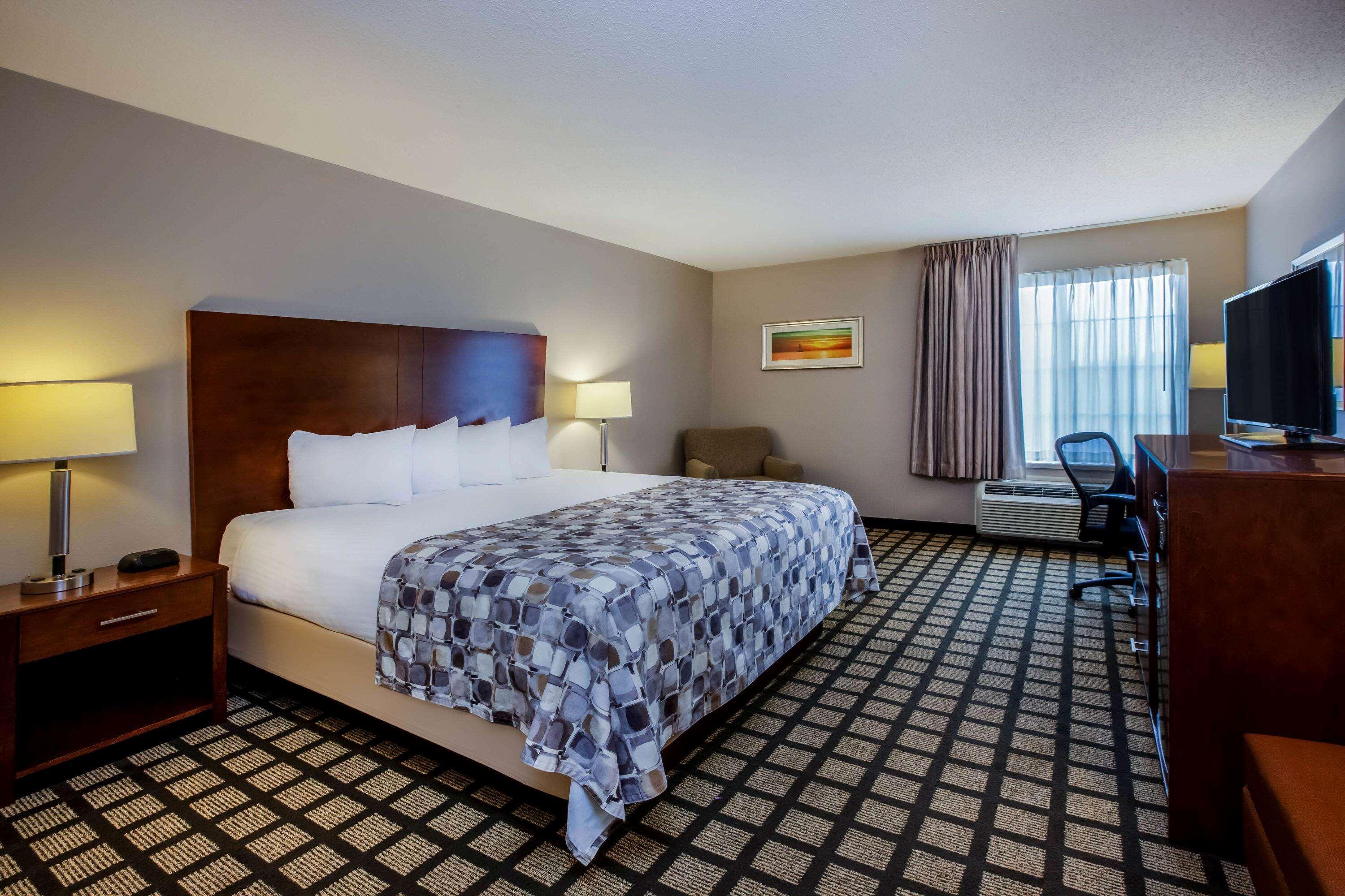 Baymont By Wyndham Mackinaw City Exterior photo