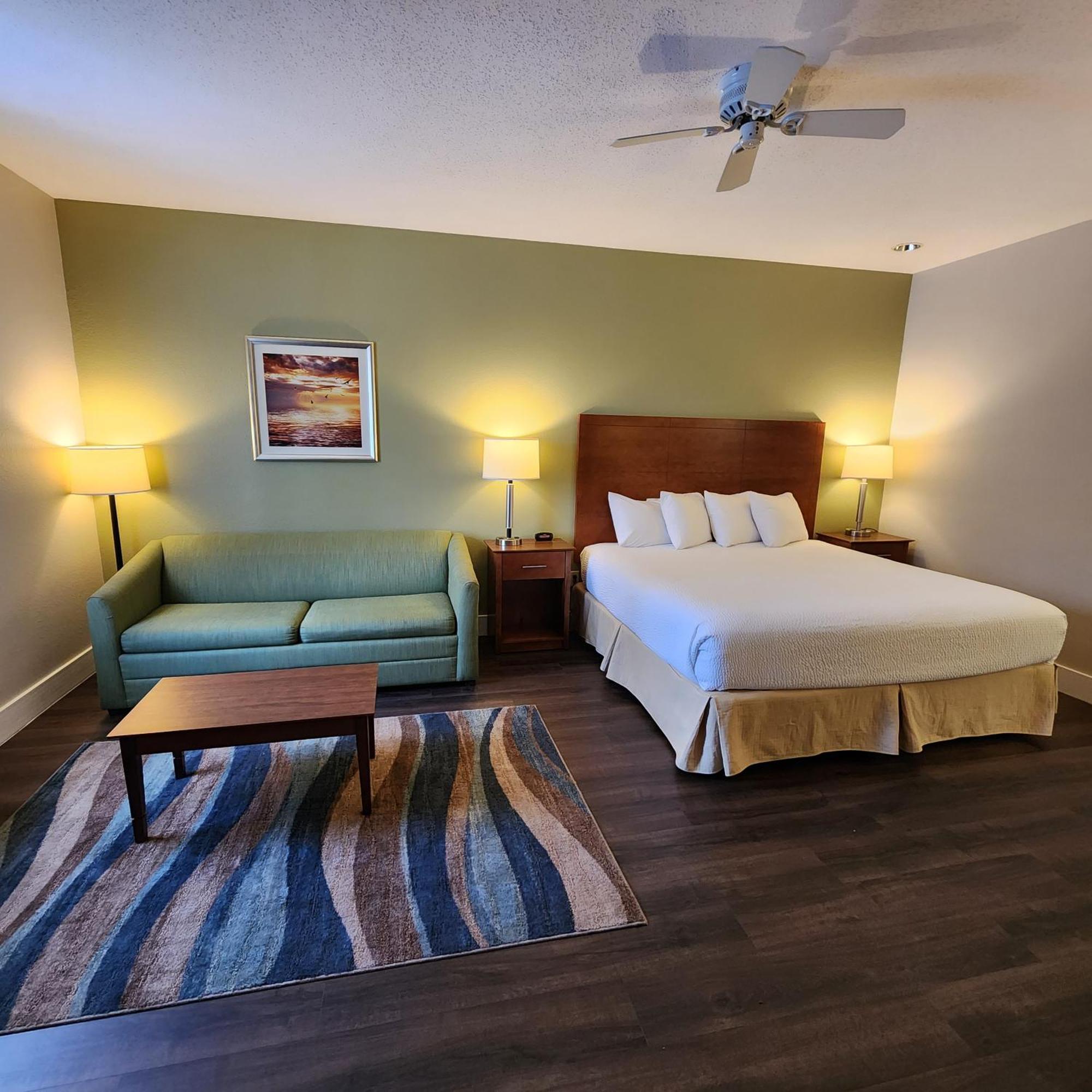 Baymont By Wyndham Mackinaw City Exterior photo