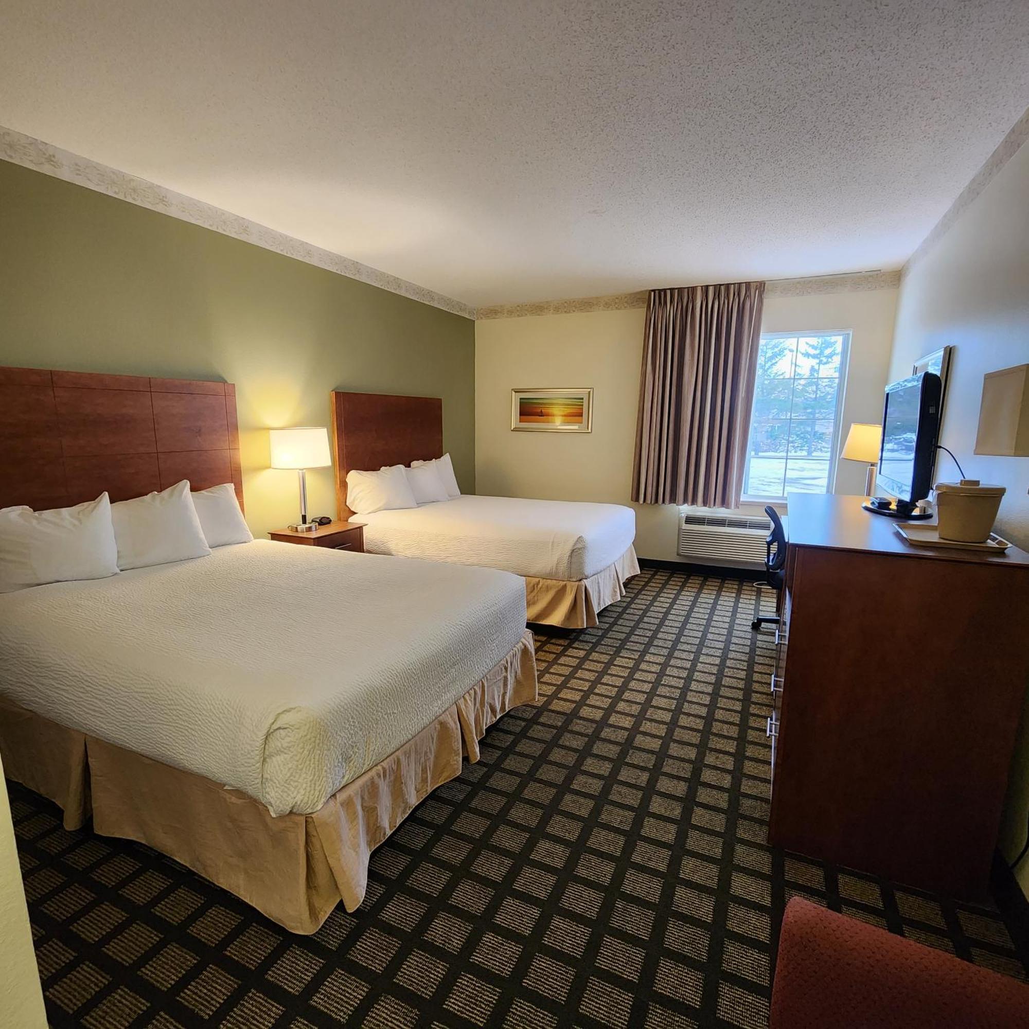 Baymont By Wyndham Mackinaw City Exterior photo
